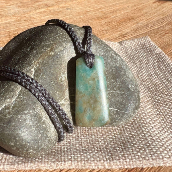 Aotea Droplet Pendant