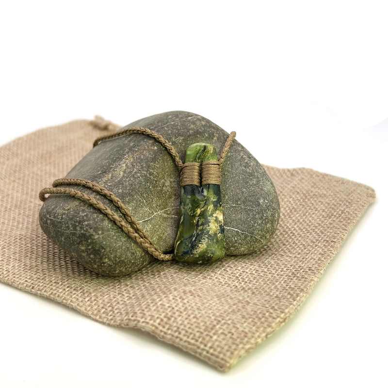 Pounamu (Serpentinite) Bound Droplet Pendant