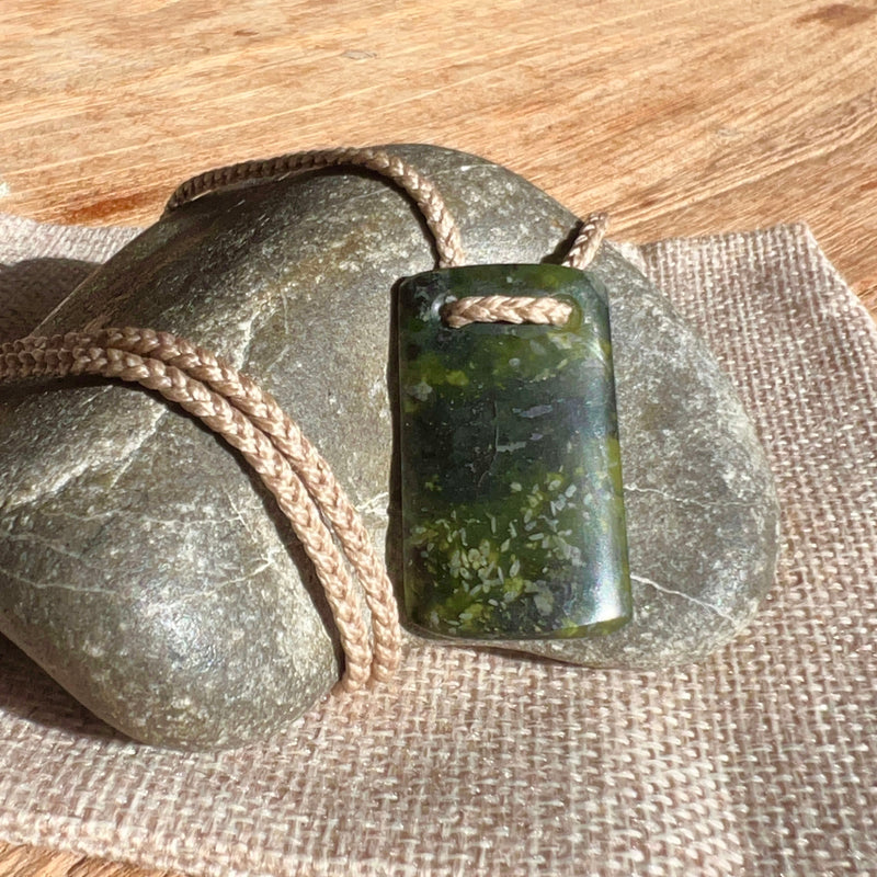 Pounamu (Serpentinite) Pendant