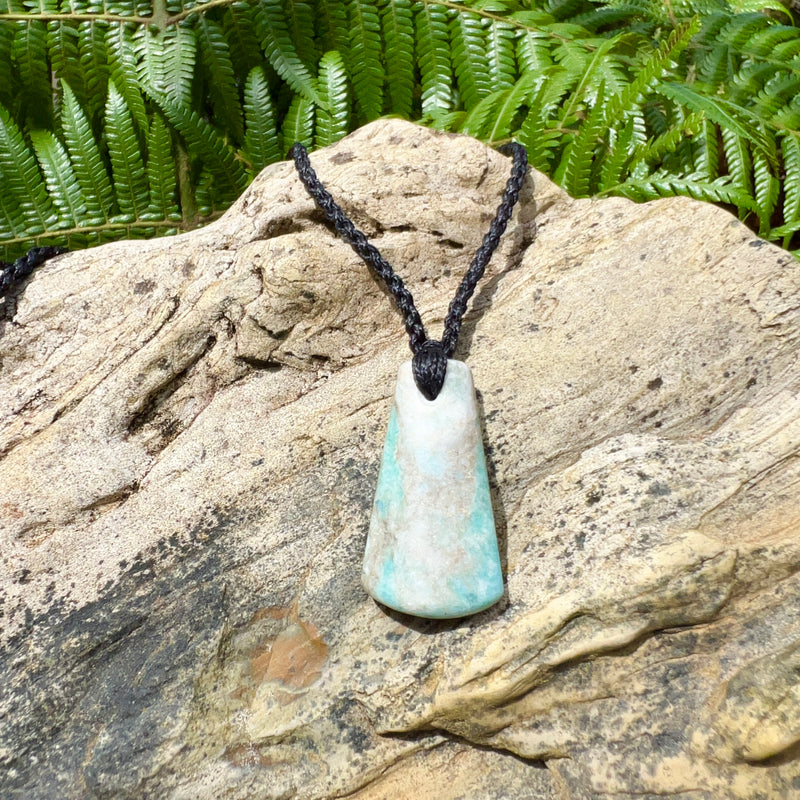 Aotea Droplet Pendant
