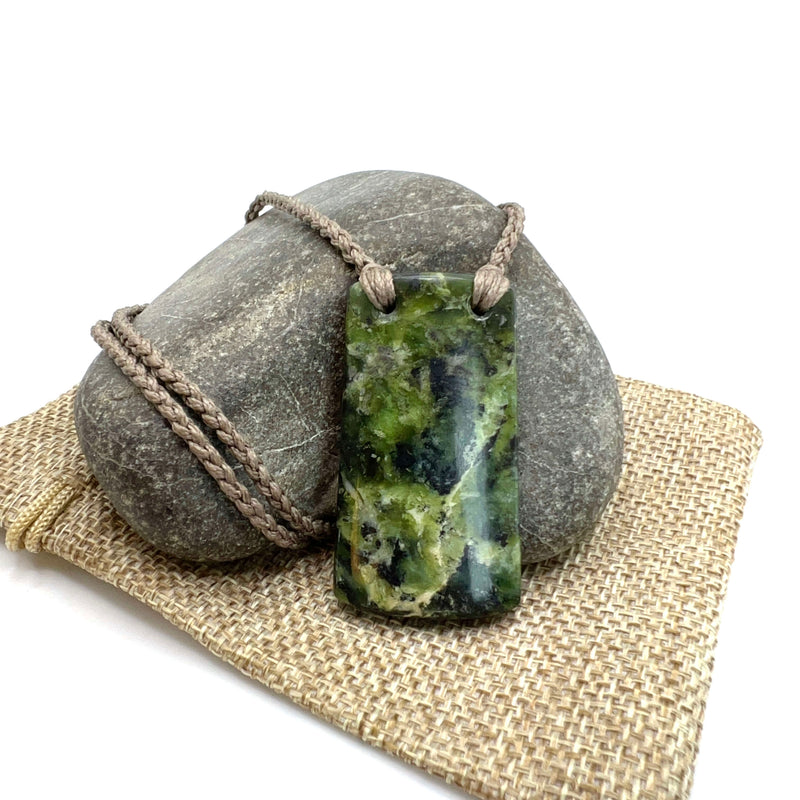Pounamu (Serpentinite) Pendant