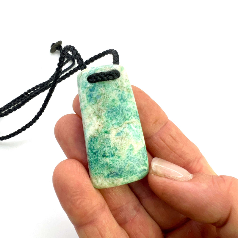 Aotea Droplet Pendant