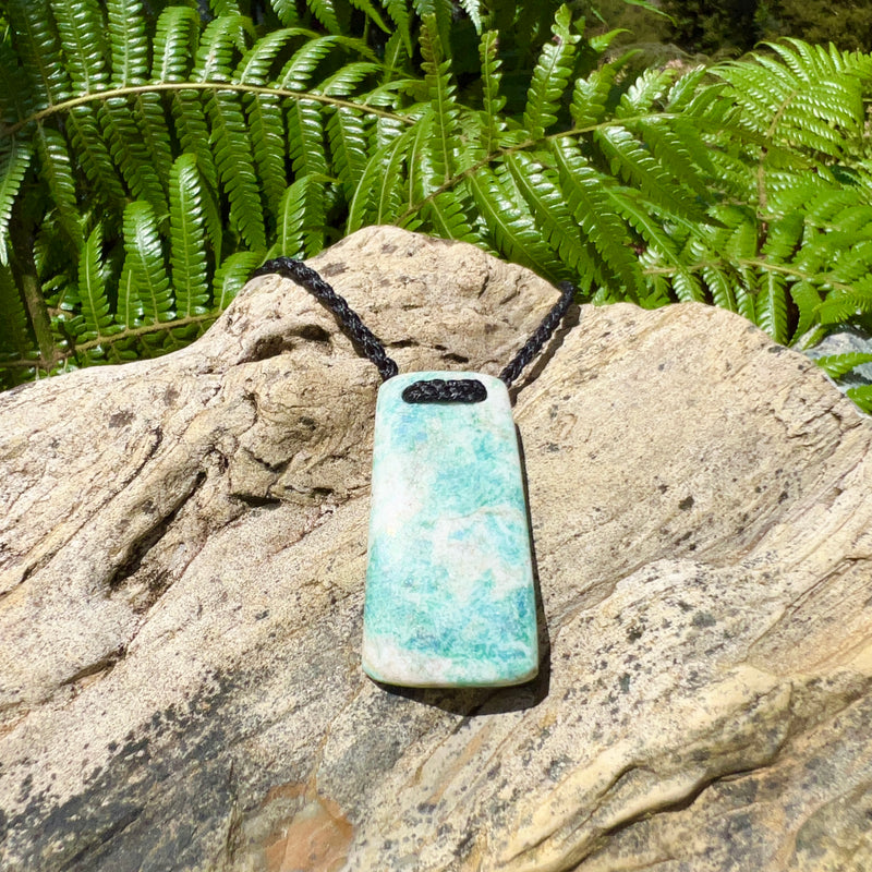 Aotea Droplet Pendant