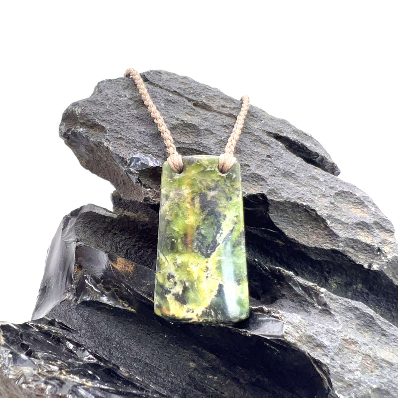 Pounamu (Serpentinite) Pendant