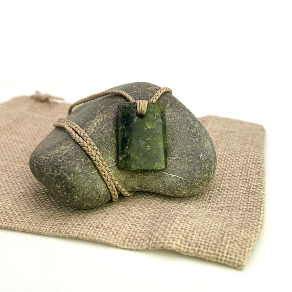 Pounamu (Serpentinite) Droplet Pendant
