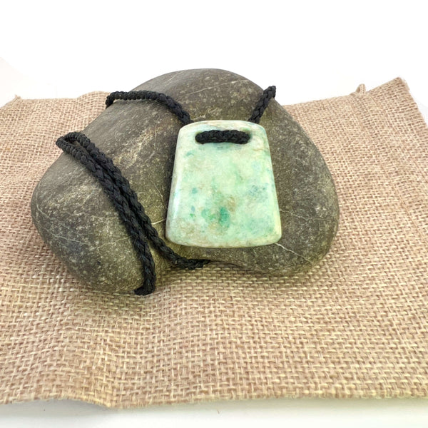 Aotea Droplet Pendant