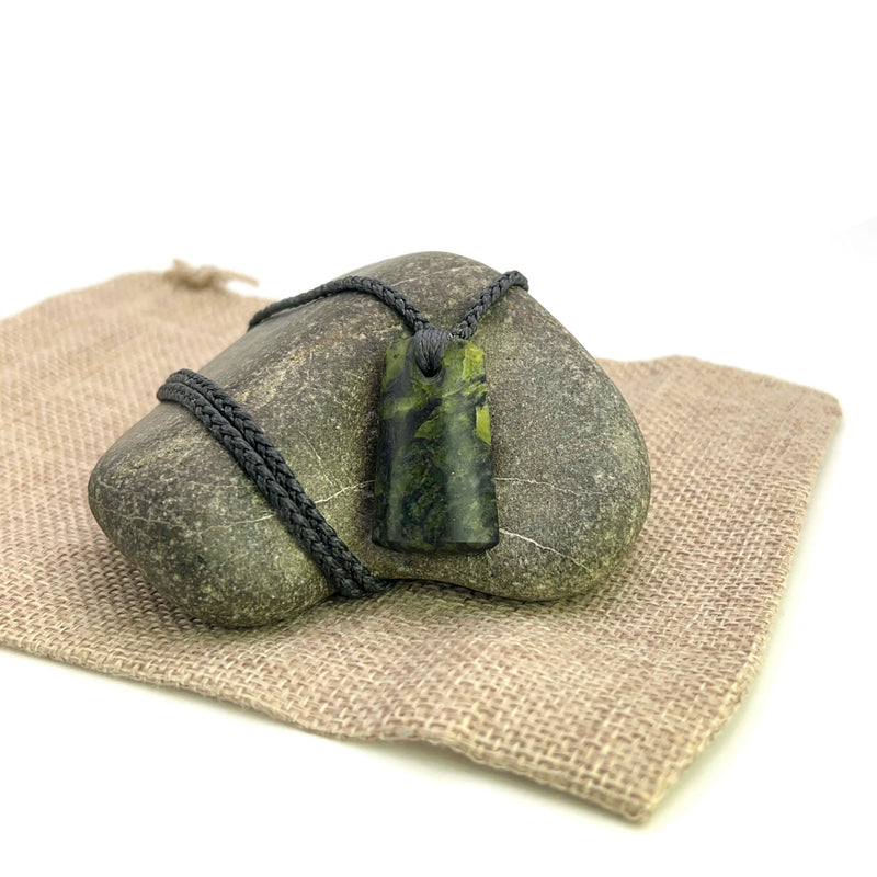 Pounamu (Serpentinite) Pendant