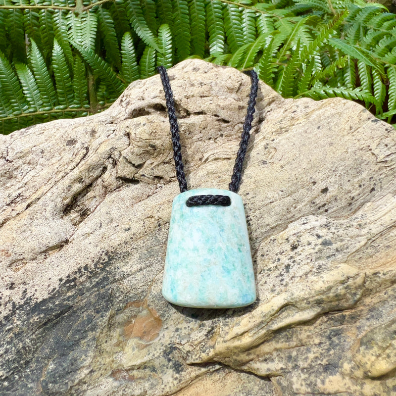 Aotea Droplet Pendant