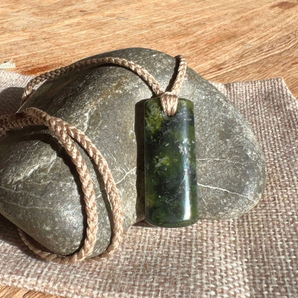 Pounamu (Serpentinite) Droplet Pendant