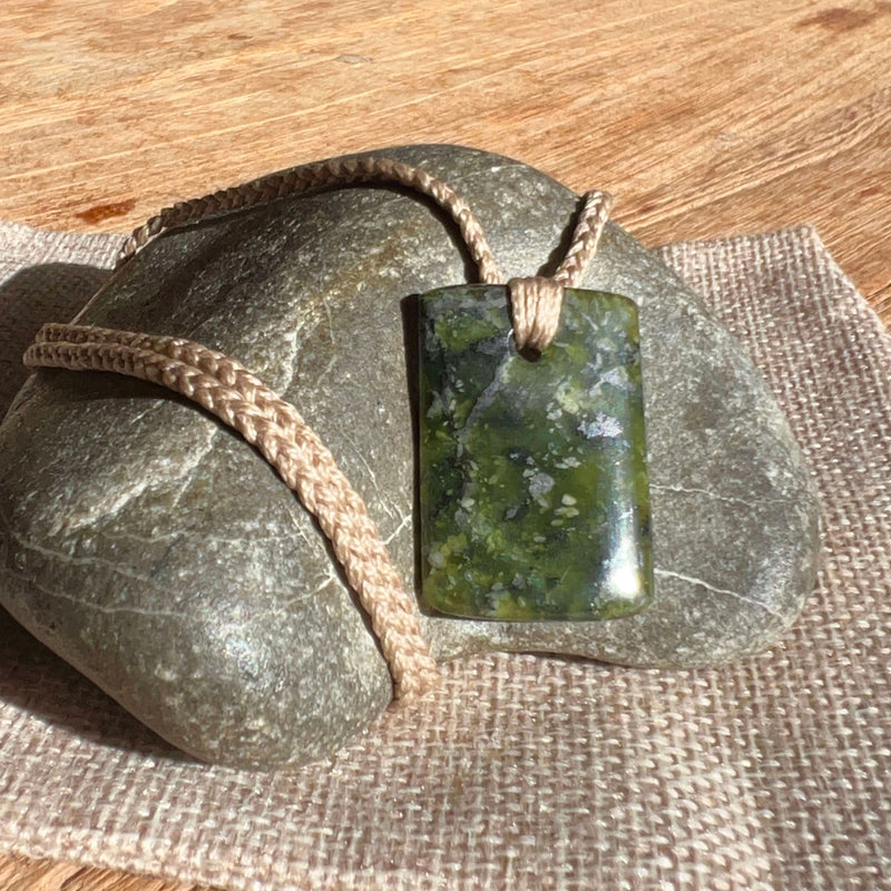 Pounamu (Serpentinite) Droplet Pendant