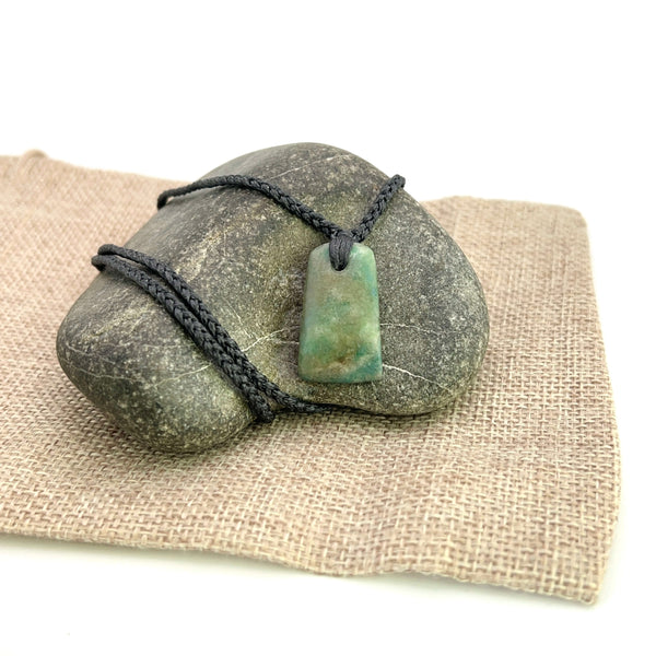 Aotea Droplet Pendant