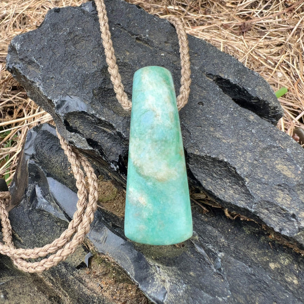 Aotea Droplet Pendant