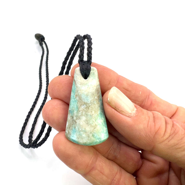Aotea Droplet Pendant