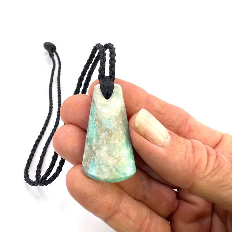 Aotea Droplet Pendant