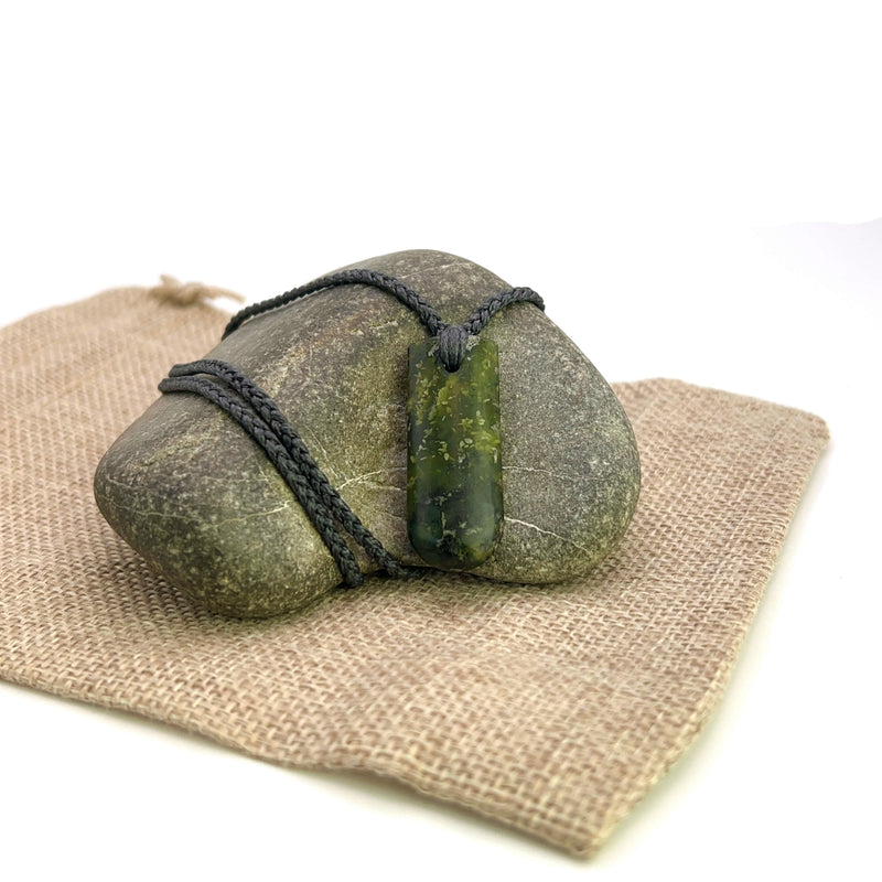Pounamu (Serpentinite) Droplet Pendant