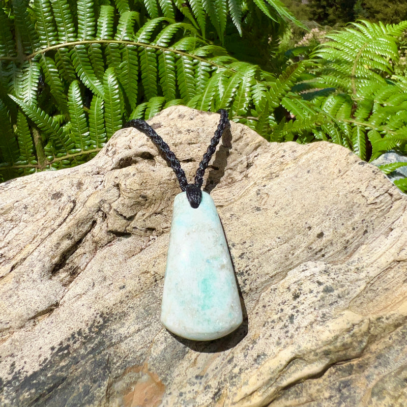 Aotea Droplet Pendant