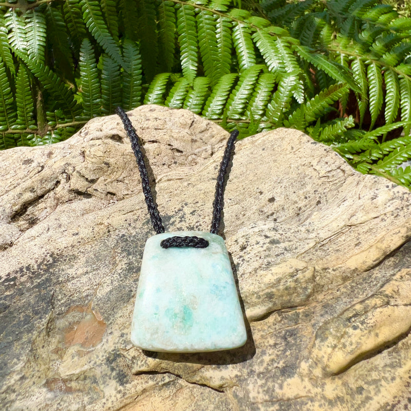 Aotea Droplet Pendant