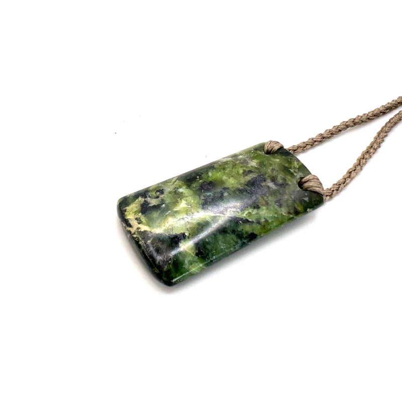 Pounamu (Serpentinite) Pendant