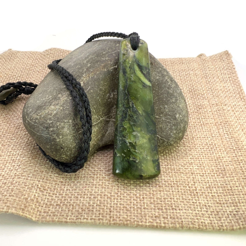 Pounamu (Serpentinite) Droplet Pendant