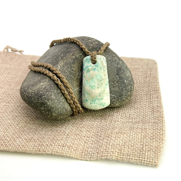 Aotea Droplet Pendant