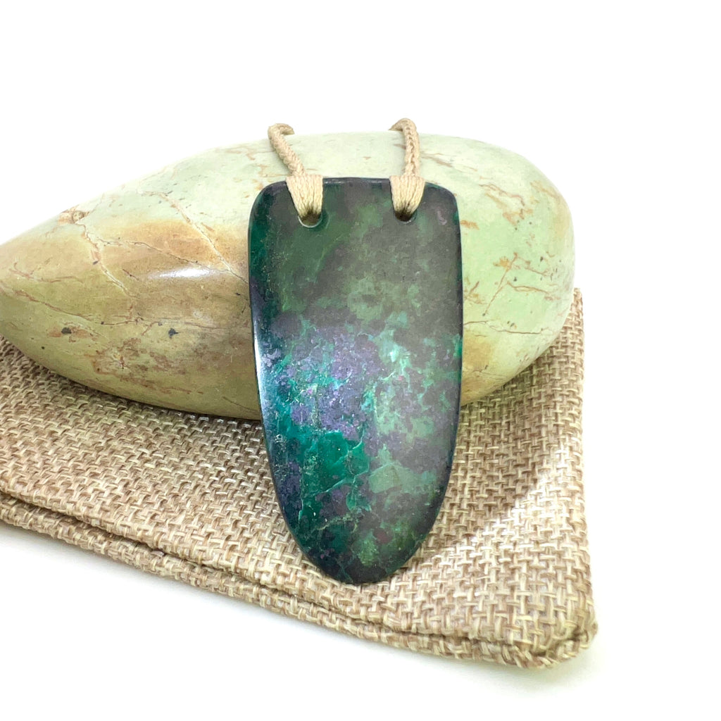 Goodletite Breastplate – Aotearoa Gemstones