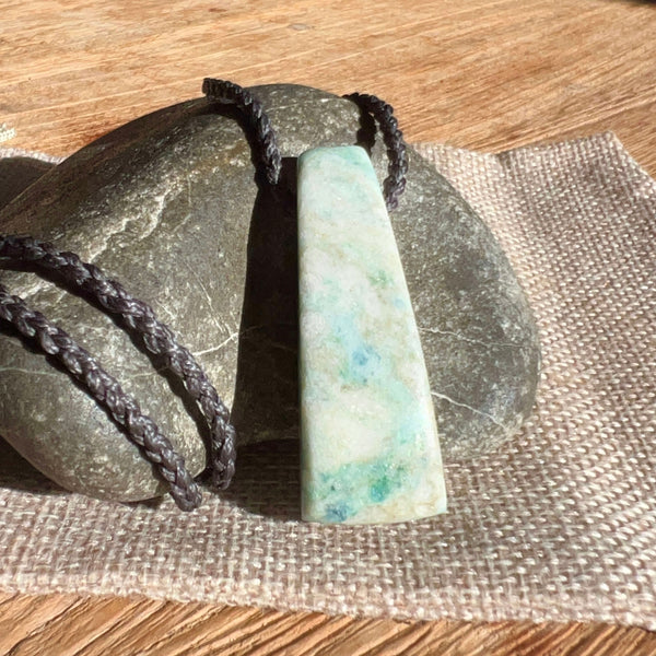 Aotea Droplet Pendant